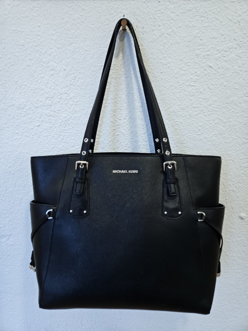 Michael Kors Voyager Medium Crossgrain Leather Tote Bag - Black/Silver